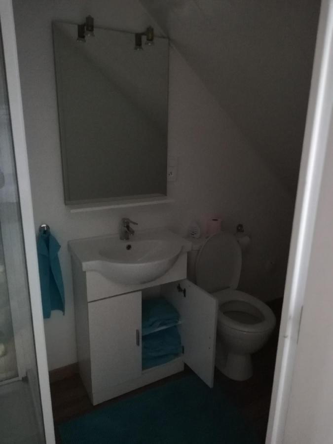 Les Fermiers Bed & Breakfast Giremoutiers Екстериор снимка